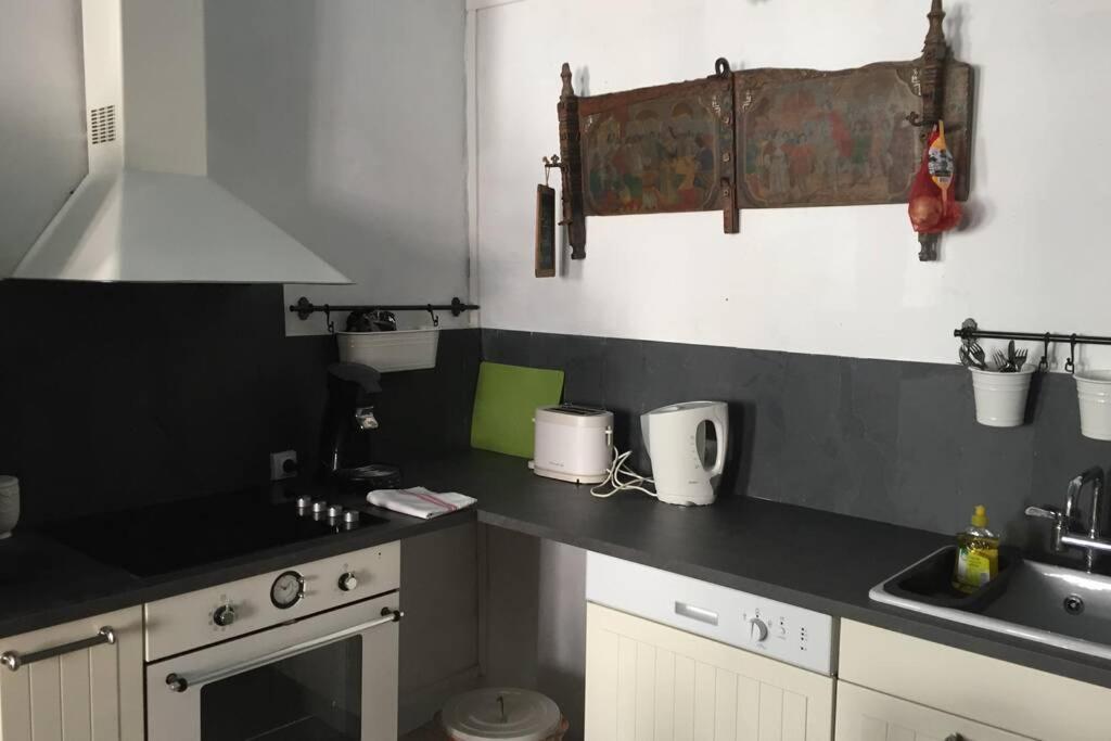 La Petite Maison Medievale De Melanie Flavigny-sur-Ozerain Exterior foto